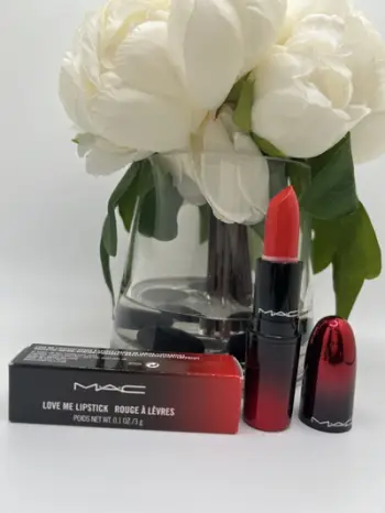 Buzëkuq MAC Love Me Lipstick 427 Shamelessly Vain, kremoz, 3g