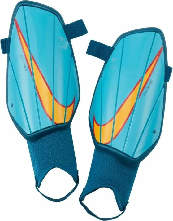 Mbrojtëse për këmbë për futboll Nike Charge, blu - 1