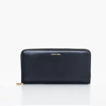 Kuletë për femra Calvin Klein mCK5315, e zezë