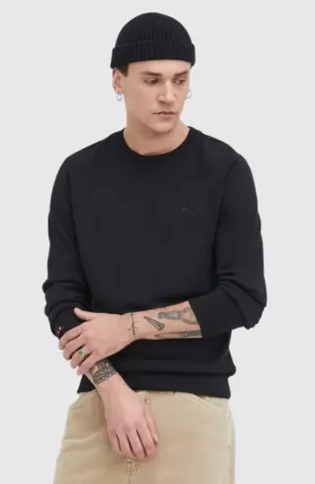 essential logo crew sweat ub