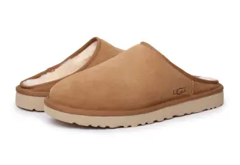 UGGClassic Slip-On