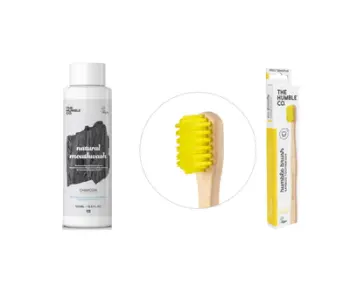 Set nga The Humble Co. - Ujë pastrues për gojë Charcoal 500 ml + Brushë me fije shumë të buta (sensitive) bambu, të verdha, për të rritur