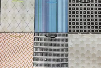 Çantë dhuratash Panorama MIDI PL-5, e laminuar, motive dekorative, shumëngjyrëshe