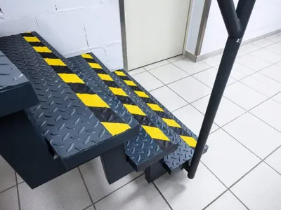 Shirit antirrëshqitës Durable Duraline Grip+, 50mm, R13, verdhë e zezë - 3