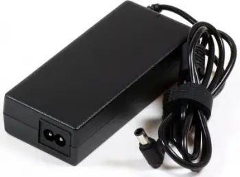 Adapter rryme CoreParts MBA50139, 90W, për ambiente të brendshme, i zi