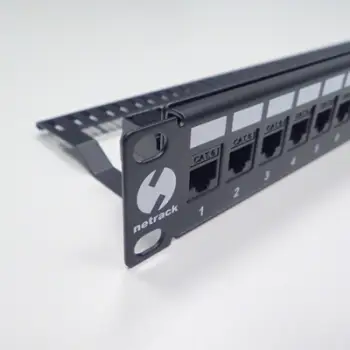 Aksesor për server NetRack Patch 19", i zi