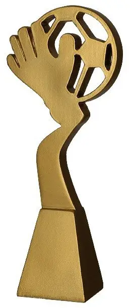 Figurinë plastike futbolli, motiv portieri me top, 23cm, ngjyrë ari