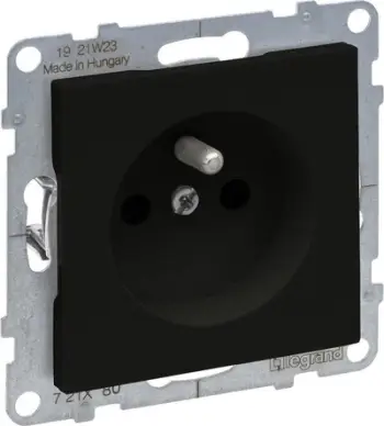 Prizë Legrand SUNO 2P+E, 16A, 250V, e zezë