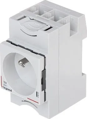 Prizë modulare Legrand 2P+E, 16A, 250V, për shinë DIN TS-35 - 1