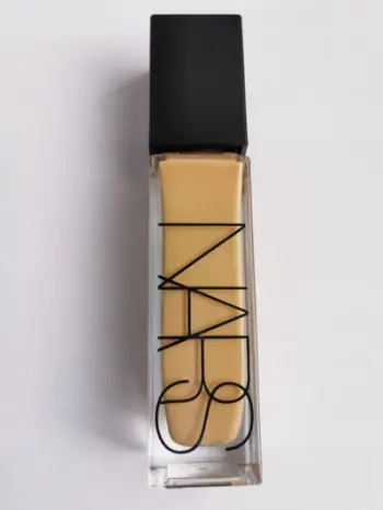 Krem pudër NARS Natural Radiant Longwear Foundation, 30 ml, Stromboli