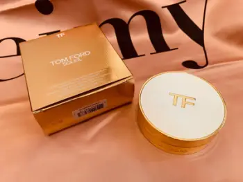 Fondatinë rimbushëse Tom Ford Glow Tone Up Hydrating Foundation Refill SPF40, mbulim i lehtë deri mesatar, nuanca Warm Porcelain