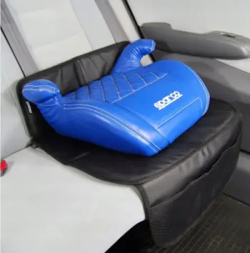 Mbulesë mbrojtëse sediljeje SPARCO Child Seat Protective Mat Big, material oxford, kompatibile ISOFIX, e zezë