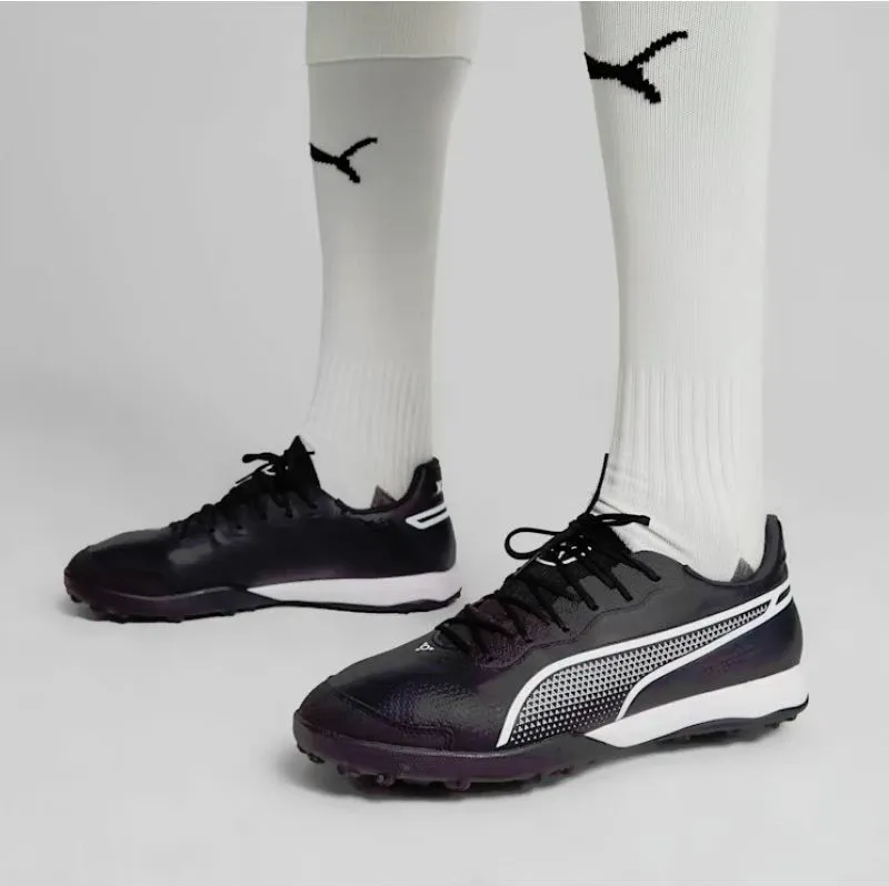 Këpucë futbolli Puma KING Pro TT për meshkuj, të zeza - 2