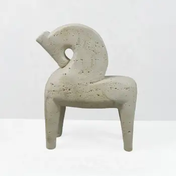 Dekor kalë ARCHON II, rrëshirë, bezhë, 17x7.5x22cm