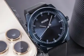 Orë dore për meshkuj Hugo, blu e errët