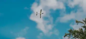 Aeroplan lodër Goki Eagle Jet Glider, i lehtë, për hedhje me dorë, shumëngjyrësh
