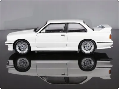 Makina model Bburago BMW M3 E30 ’88, shkalla 1:24, e bardhë - 2