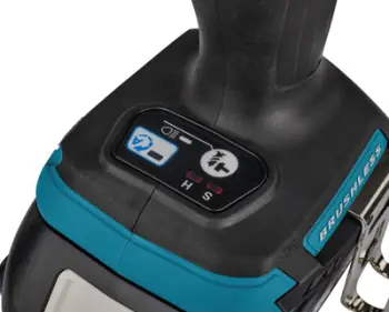 Makita kaçavidë goditëse DTD157RFJ, 18V, 1401Nm, me 2 bateri 3Ah, e kaltër