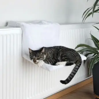 Shtrat radiator për mace Trixie Cat Bed, 45x31x24cm, pelush, bezhë