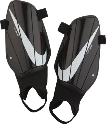 Mbrojtëse tibie Nike Charge M SP2164 010, për futboll, me shkumë mbrojtëse, të zeza