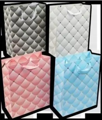 Qese dhurate Kalpol Gift Bag, 30x39x10cm, letër e laminuar, dizajn i përzier