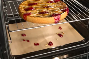 Folie mbrojtëse për furrë, rezistente deri 260°C, e ripërdorshme, e zezë