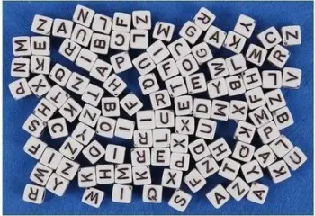 Rruaza plastike Fandy ABC, 10mm, shkronja, shumëngjyrëshe