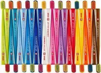 Furçë dhëmbësh Curaprox CS 5460 Ultra Soft, qime shumë të buta, e shumëngjyrshme