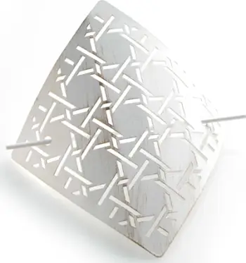 Brosh mbajtëse perde Bobix Holdback Brooch, 16.5 x 16.5 cm, metal i patinuar, bardhë ari