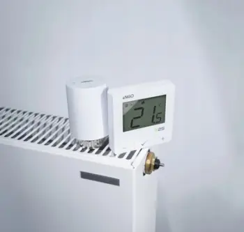 Set termostati inteligjent ENGO Controls E25 BATW ETRV M30, wireless, për radiator, i bardhë