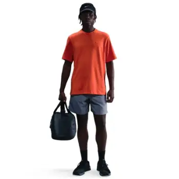 Bluzë sportive Nike Dri FIT Primary Statement, me mëngë të shkurtra, për meshkuj, e kuqe Picante, përmasa L