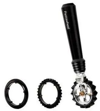 Prerëse brumi Marcato Design Pastawheel, 3 rrota të ndërroshme, dorezë alumini, e zezë