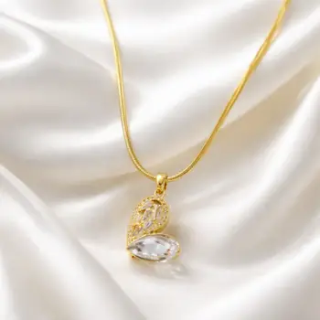 Varëse Gold me Dizajn Elegant dhe Gurë me Shkëlqim