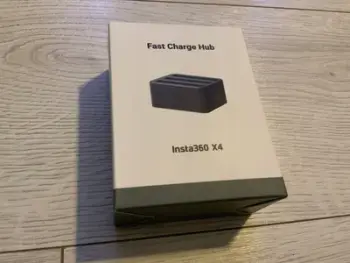 Bazë karikimi Insta360 X4 Fast Charge Hub, 3 bateri, PD Fast Charging, e zezë