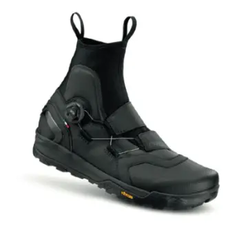 Këpucë biçiklete MTB Crono CW1E-22, Vibram WOLFTRAX SPD, BOA Fit, të zeza, nr 40