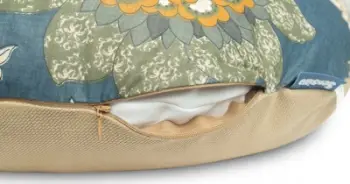 Jastëk qafe Sensillo Velvet Morocco, ergonomik, kadife, bezhë