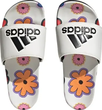 Shapka femrash Adidas Adilette Comfort W IE4971, shtresë e butë, motiv lulesh, të bardha