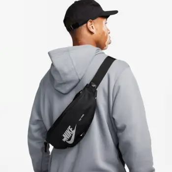 Çantë beli Nike Heritage, 3L, e zezë e bardhë gri