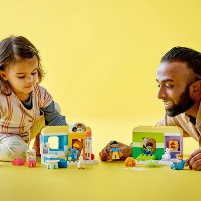 Lodra konstruktore LEGO Duplo Town Life in Kindergarten 10992, edukative, për fëmijë 2+ - 5