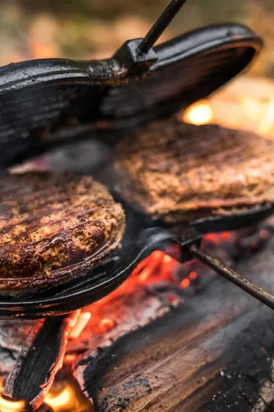 Pajisje për burger Petromax Burger Iron, gize, doreza druri, e zezë - 2