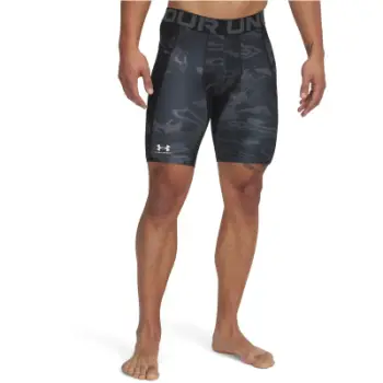 Shorts Under Armour HeatGear, material i lehtë, tharje e shpejtë, të zeza