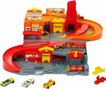 Set garazhi/parkingu lodër Mattel Hot Wheels Rally City JFH37, portativ, me 3 vetura die-cast