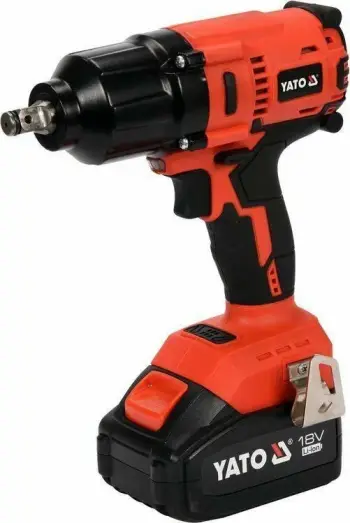 Çelës impakti Yato YT-82806 18 V 1/2\", 700 Nm, bateri 3 Ah, set me karikues + valixhe