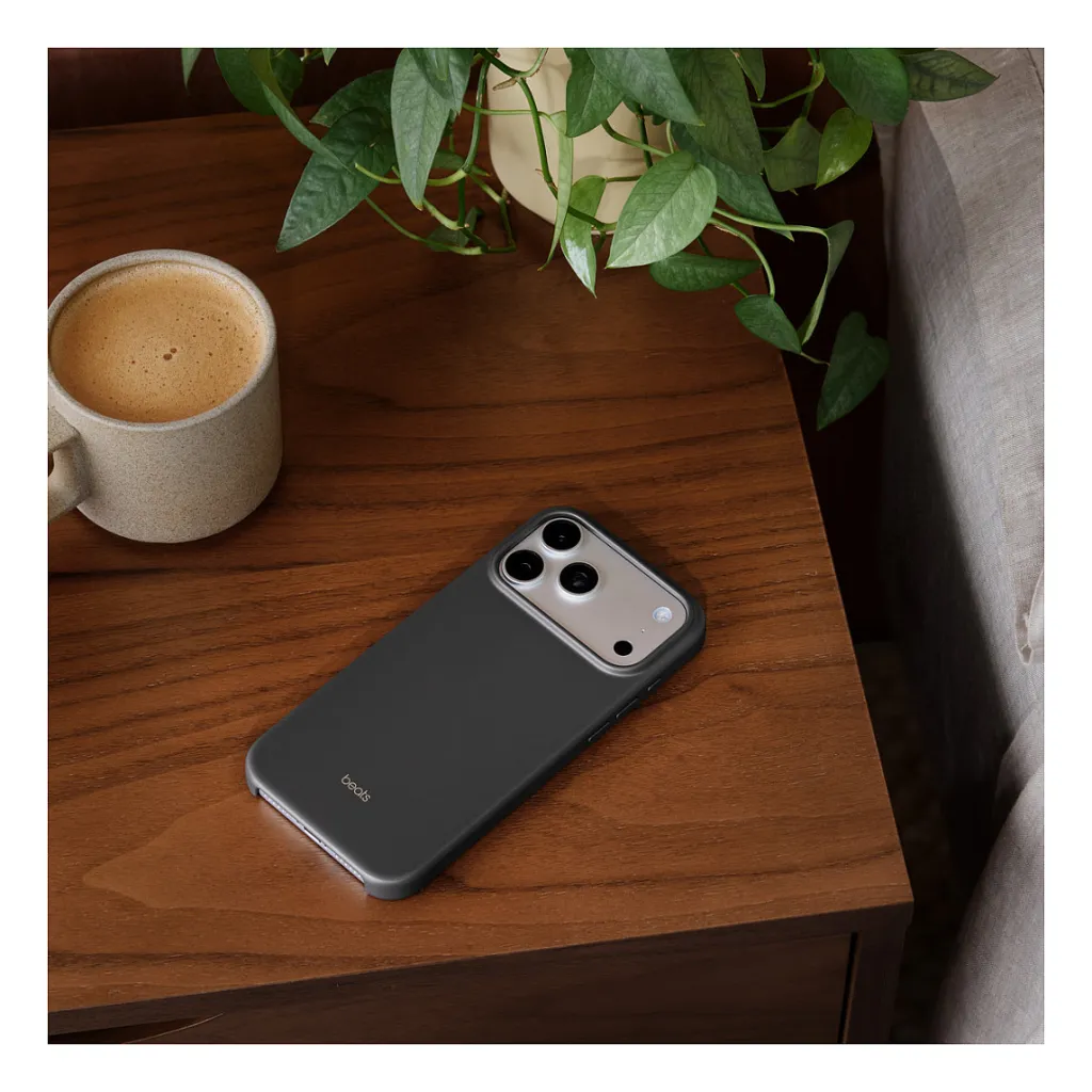 Beats Case iPhone 17 Pro Max with MagSafe and Camera control gray - 1
